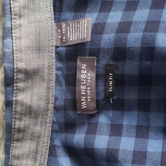 Like New Van Heusen Slim Fit Button Down - Picture 8 of 8
